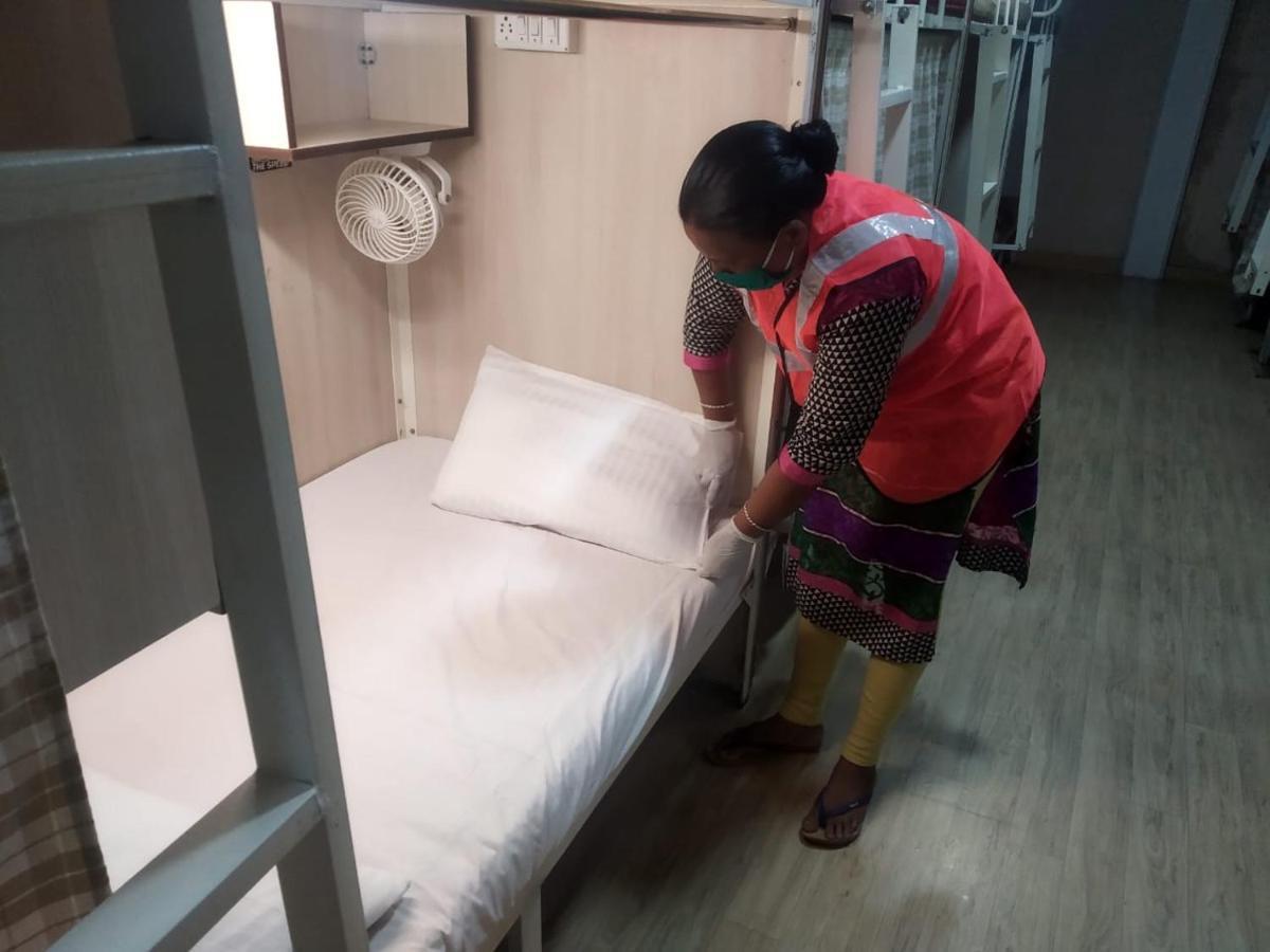 Abuzz Sewri Hostel Mumbai Exterior photo
